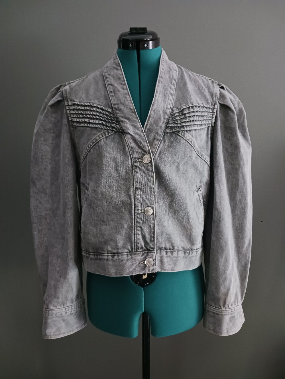 8sabel Marant Etoile Washed Gray Denim Jacket with Pleated Yoke Size 38